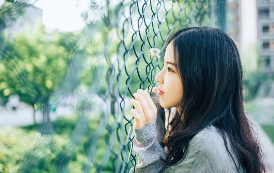 你们的偶像是明星，我的偶像是卫星。——韩寒《后会无期》